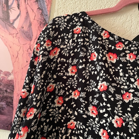 Pretty Little Things Plus Size Womens feminine floral dress with slits size 16 - Picture 12 of 14
